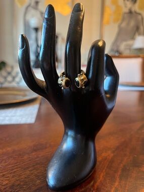 Handcrafted brass Ring with ónix stone Women's Jewelry. Adjustable.